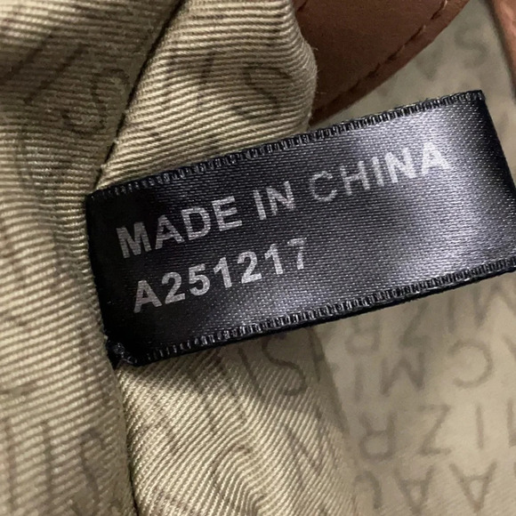 Isaac Mizrahi Bridgehampton Floral Printed Canvas Crossbody with leather trim - Picture 10 of 16